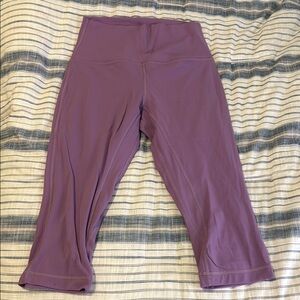 Lululemon Athletica Purple Capris Stretchy Athletic Wear💜
